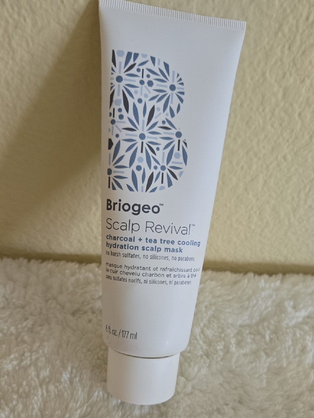 Briogeo Scalp Revival Cooling Hydration Scalp Mask - White & Blue